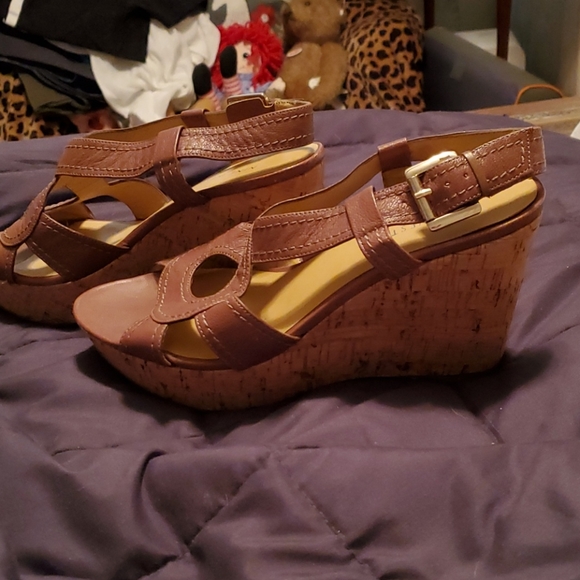 Platform sandals - Picture 3 of 3